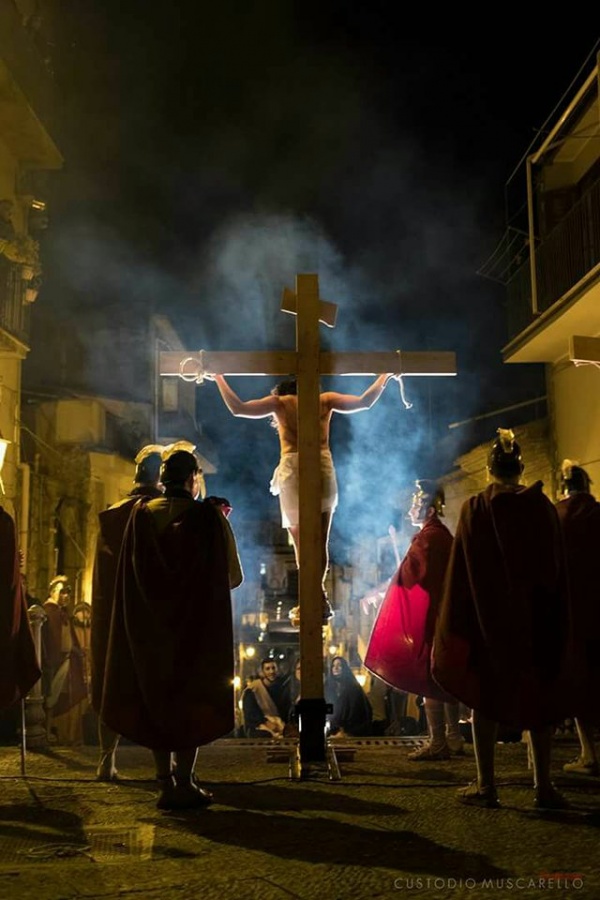 Mirabella Imbaccari: Sacra Rappresentazione Vivente “La Passione di Cristo”
