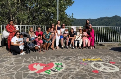 SAI di Santa Domenica Vittoria: inaugurata a Floresta la "Panchina dell'Accoglienza", per la Giornata Mondiale del Rifugiato