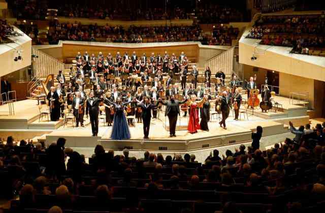 Il trionfo della Sicilia a Berlino. Il Coro Lirico Siciliano, primo complesso del Meridione a solcare la prestigiosa Berliner Philharmonie, tempio della musica mondiale