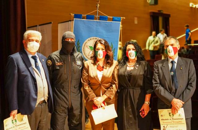 Misterbianco. ANIOMRID, presieduta dal raddusano Francesco Frazzetta, ha patrocinato cerimonia del comandante “Alfa Days”