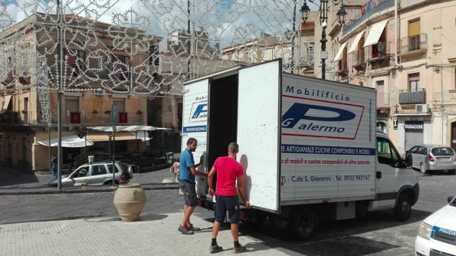 Mineo: L'iniziativa della ditta Palermo Style mobili