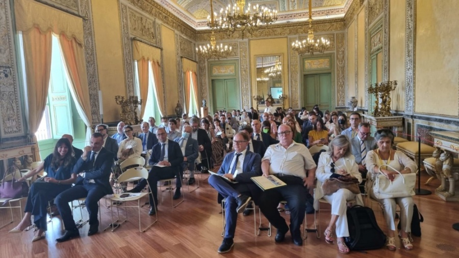Sala gremita di gente, stamane a Palermo, all'incontro di ALS -MCL Siciliana sul “Il lavoro straniero regolare: esperienze e buone prassi”