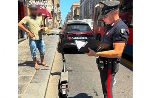 Carabinieri, controlli focalizzati su monopattini elettrici e motocicli, con tolleranza zero. I motivi