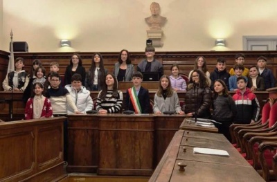 Caltagirone. Nuovo Consiglio comunale dei Ragazzi: il baby sindaco è Vito Sanfilippo, collaborato da sei assessori. Il Presidente è Maurizio Mario Di Blasi