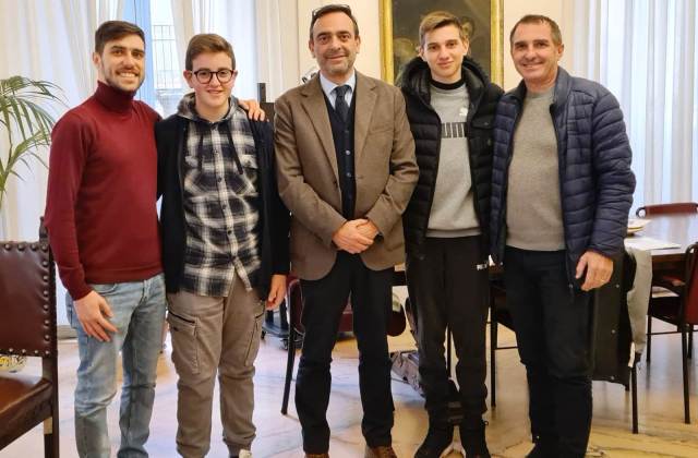 Caltagirone. Quattordicenni si prendono cura del quartiere Semini: protocollo d’intesa fra Amministrazione e associazione Parcologico