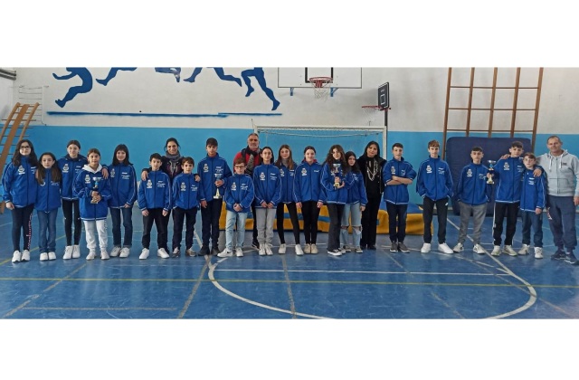 Niscemi. Alunni delle medie I.S. "G. Verga" vincitori della fase provinciale di corsa campestre Giochi sportivi studenteschi