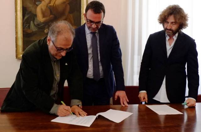 Firmato protocollo d’intesa Comune di Caltagirone – Associazione disegno industriale