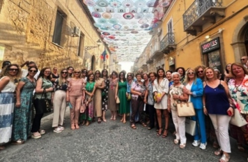 Niscemi. Inaugurazione del progetto della FIDAPA “Tra arte e bellezze siciliane”