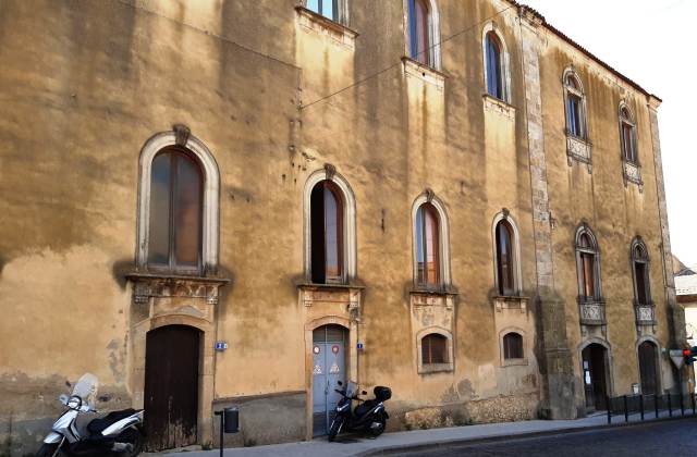 Cominciati i lavori per trasferire la Guardia medica nel centro storico di Caltagirone