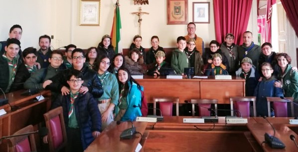 Scout e "lupetti" del Cngei di Niscemi, in visita al Municipio per conoscere le istituzioni comunali