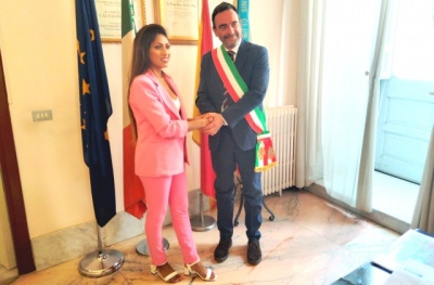 Cittadinanza italiana a giovane donna srilankese trentenne, esempio di integrazione. Shanika: “Grata a Caltagirone e all’Italia”
