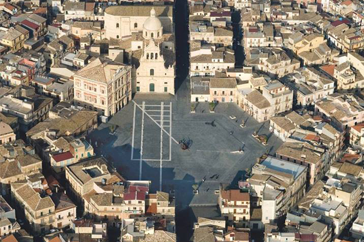 Grammichele: Il Ministero emette un francobollo in omaggio alla città dalla piazza esagonale