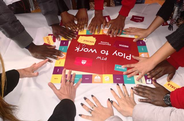 Grazie all'ALS-MCL Sicilia, nei centri territoriali della Cooperativa "San Francesco", il gioco-progetto “PLAY TO WORK” per formare i migranti contro "lavoro nero" e "caporalato"