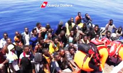 Ancora in mare i migranti sulla Open Arms e sulla Ocean Viking