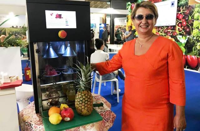 La “Spremisalute”, brevettata da Paola Nicolosi, imprenditrice di Raddusa, coordinatrice di “Fare Ambiente" in provincia di Catania