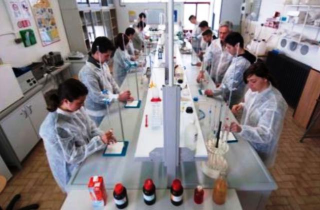 Edilizia scolastica, Lagalla: «Bando da 15 milioni per realizzare spazi comuni negli istituti» siciliani