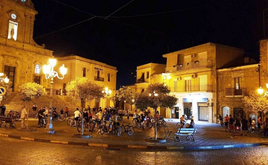 Un “Giro in Giro” a Mirabella Imbaccari. E' già la settima "Biciclettata" della Pro Loco "Mirabella"