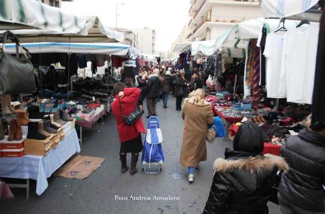 Mercato del sabato a Caltagirone: domani torna con tutte le bancarelle, pure le "non alimentari"