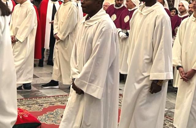 Mineo. SAI "Vizzini MSNA": due giovani camerunensi hanno fatto da "ministranti" alla celebrazione del Venerdì Santo