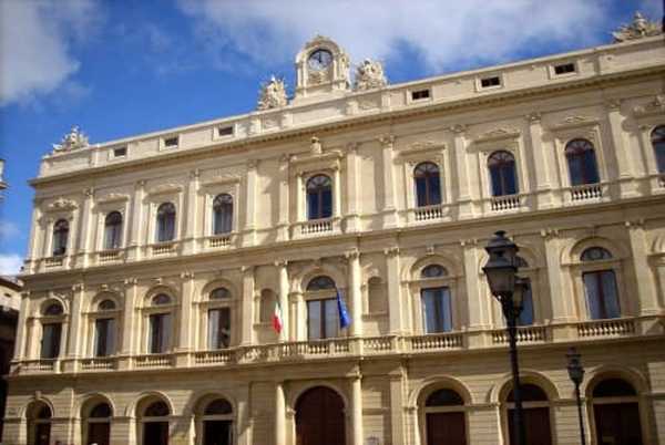 Emergenza Coronavirus: a Caltagirone uffici comunali chiusi al pubblico e stop ai mercati. 
