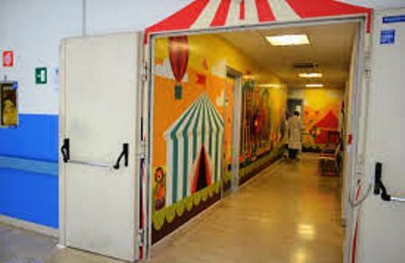 Caltagirone: Carnevale in Pediatria, al "Gravina" per gioire i piccoli pazienti. C'è coro Bersaglieri