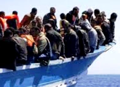 OGGI S.O.S. PER 55 MIGRANTI IN MARE DA 3 GIORNI: SU UN BARCONE 4 BAMBINI E 3 DONNE INCINTE.