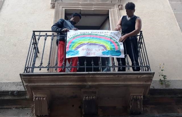 "Andrà tutto Bene" anche per gli ospiti dello Sprar di Mineo, uniti e solidali con gli italiani
