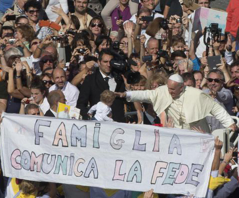 Papa Francesco:"Non c'è futuro senza la famiglia"