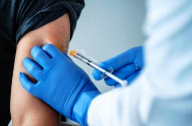 Vaccini, da lunedì 22 novembre al via la 3^ dose pure per target 40-59 anni nei punti provinciali