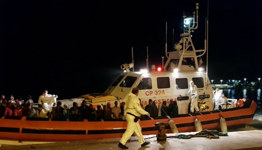 Migranti, sbarchi a Lampedusa e Agrigento