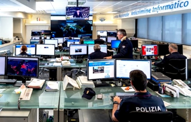 Polizia Postale: massima prudenza, evitate invio immagini o video di contenuti intimi 