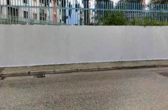 Un altro murale rimosso dalla Prefettura di Napoli nell'area metropolitana partenopea