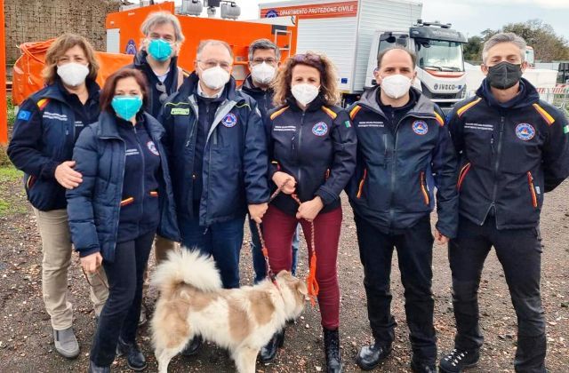 Potenziate unità cinofile della Protezione Civile siciliana impegnate in ricerca persone disperse